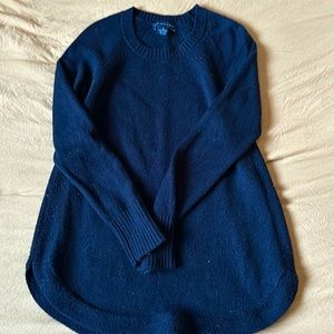 Small tapered sweater
